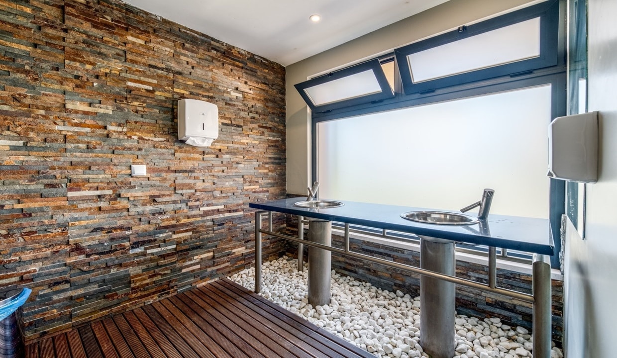 2 Bed 2 Bath Apartment With Own Pool In Praia da Luz Algarve56