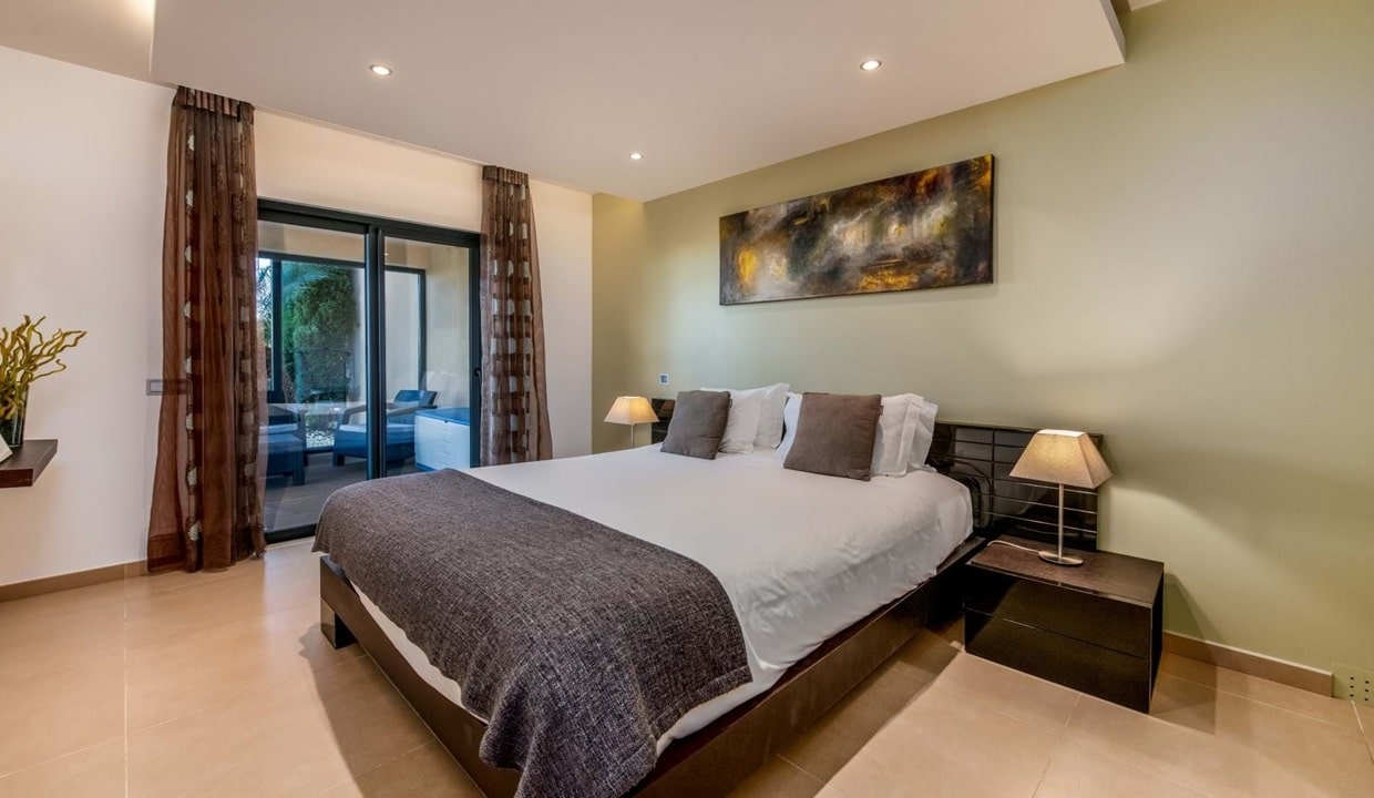 2 Bed 2 Bath Apartment With Own Pool In Praia da Luz Algarve6