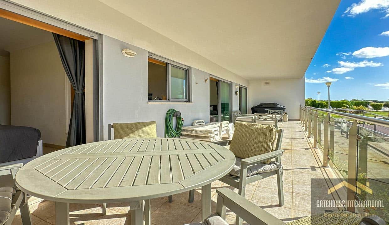 2 Bed Apartment For Sale In Olhos d Agua Algarve 00