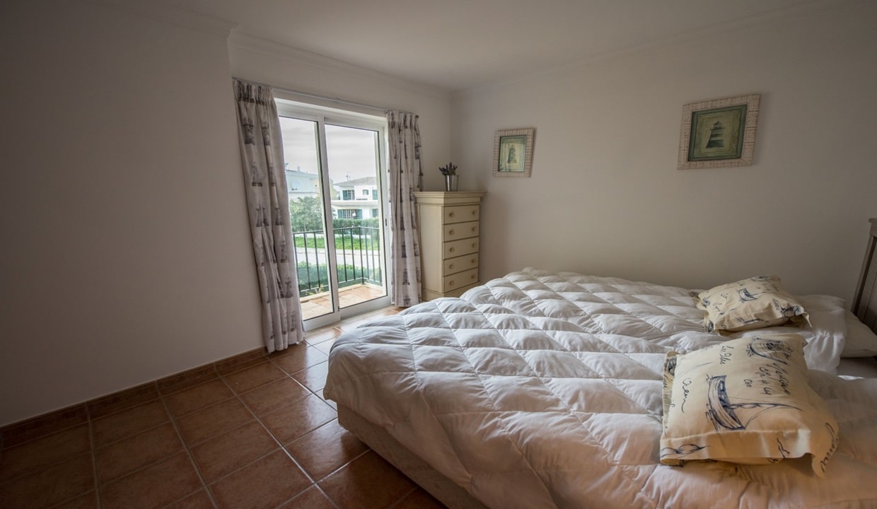 3 Bed Apartment For Sale Near Meia Praia Beach Lagos Algarve 3