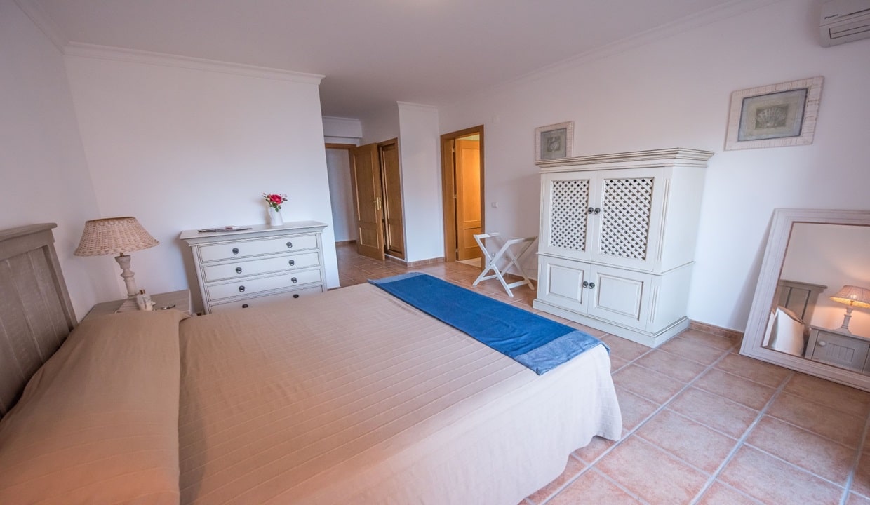 3 Bed Apartment For Sale Near Meia Praia Beach Lagos Algarve 8