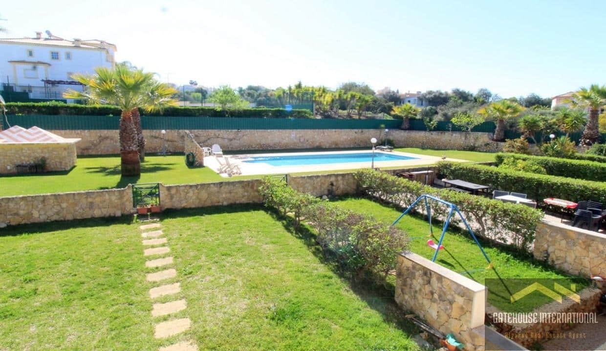 4 Bed Townhouse Overlooking The Shared Pool In Albufeira Algarve 6