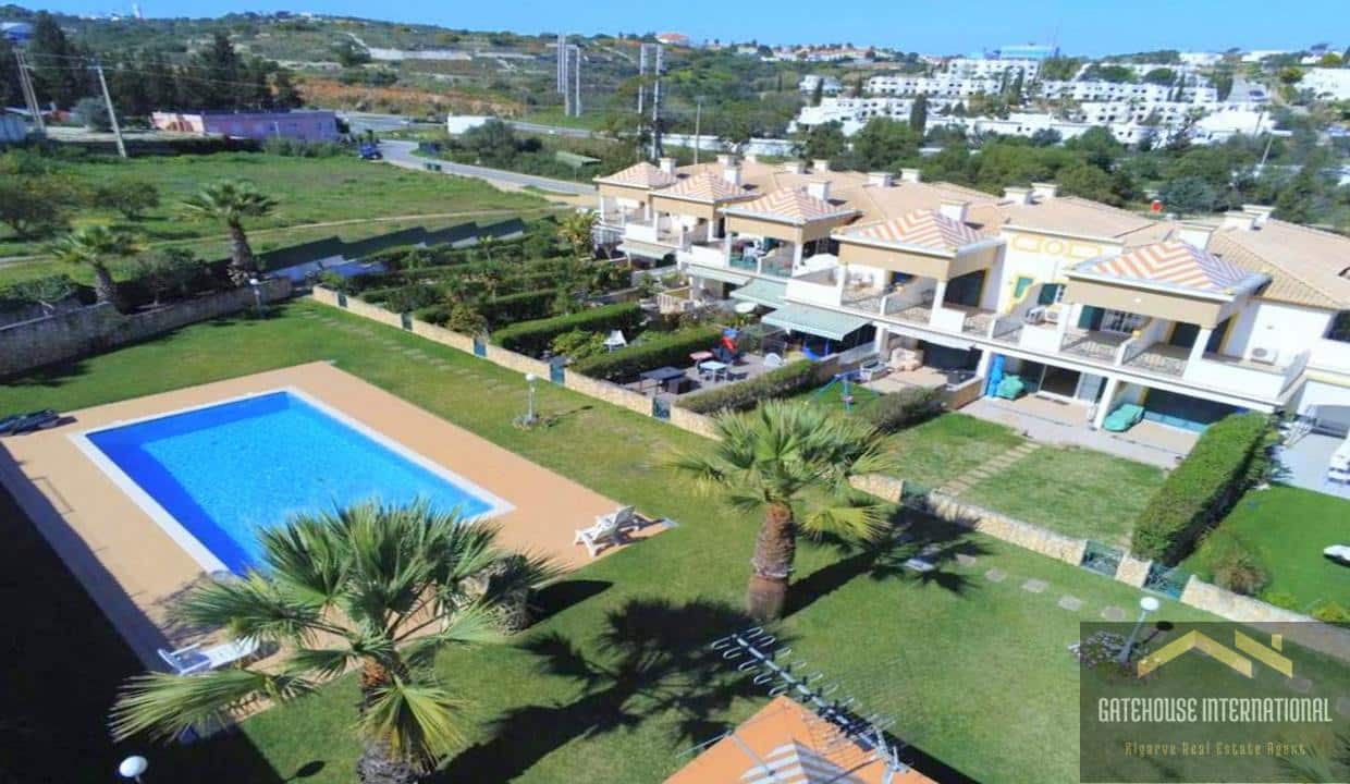 4 Bed Townhouse Overlooking The Shared Pool In Albufeira Algarve 65