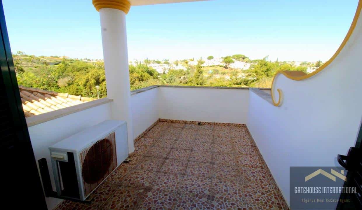 4 Bed Townhouse Overlooking The Shared Pool In Albufeira Algarve 87