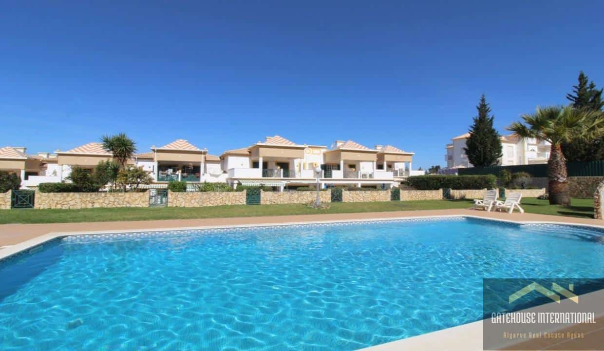 4 Bed Townhouse Overlooking The Shared Pool In Albufeira Algarve