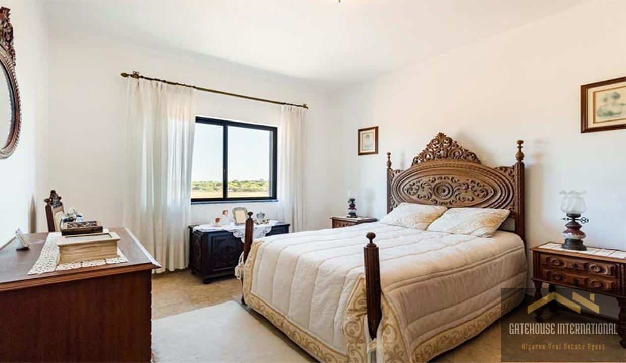 4 Bed Villa With 2.75 Hectares In Almancil Algarve 0