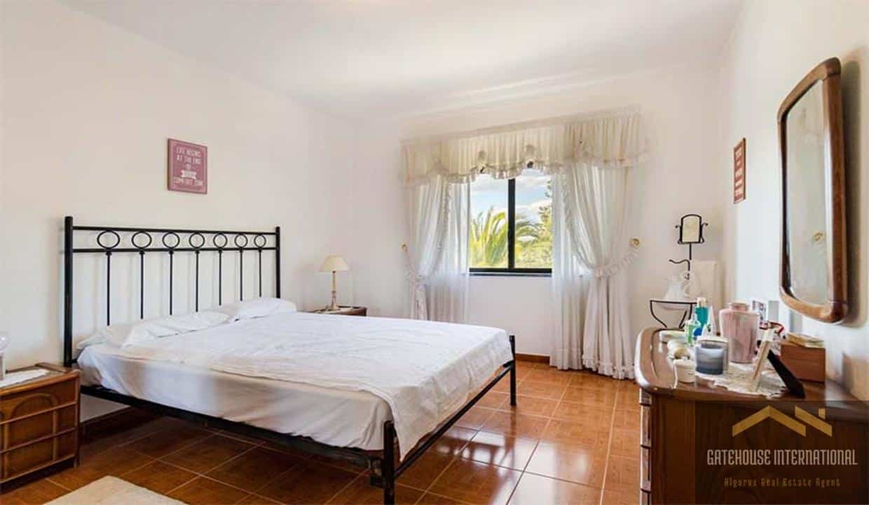 4 Bed Villa With 2.75 Hectares In Almancil Algarve 00