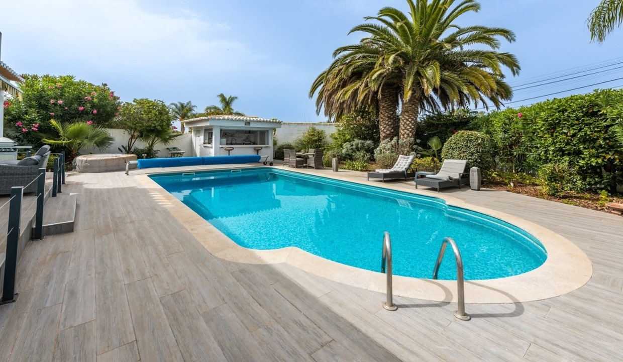 4 Bedroom Villa For Sale In Praia da Luz Algarve 2