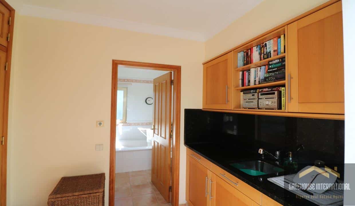 4 Bedroom Villa For Sale In Santa Barbara de Nexe Algarve00