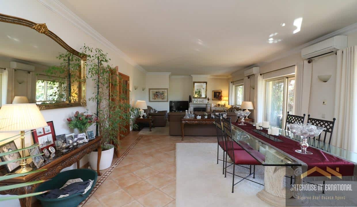 4 Bedroom Villa For Sale In Santa Barbara de Nexe Algarve23