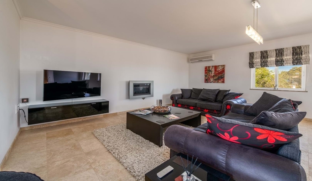 5 Bed Villa For Sale In Praia da Luz Algarve00
