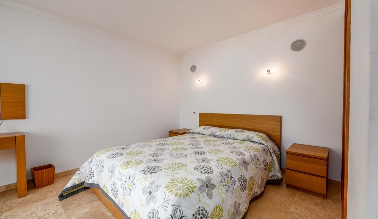 5 Bed Villa For Sale In Praia da Luz Algarve1
