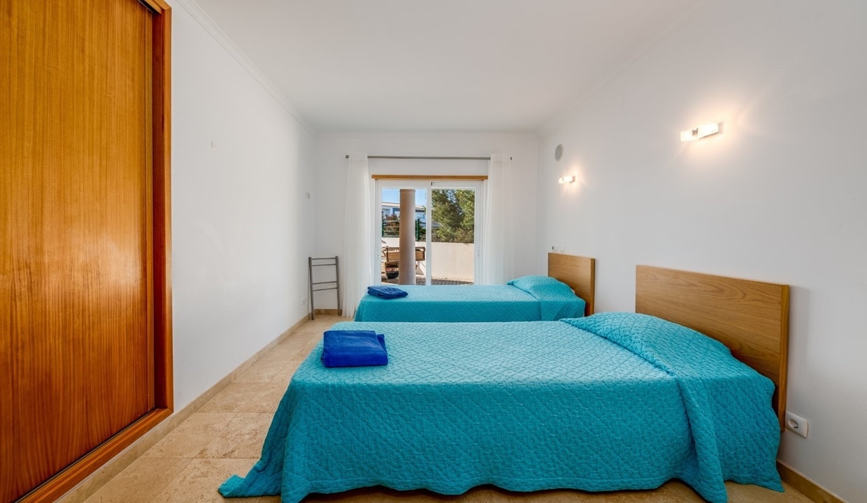5 Bed Villa For Sale In Praia da Luz Algarve4