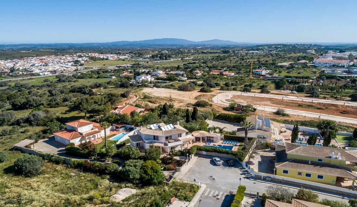 5 Bed Villa For Sale In Praia da Luz Algarve43