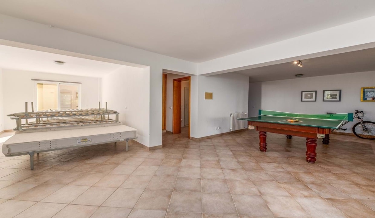 5 Bed Villa For Sale In Praia da Luz Algarve78