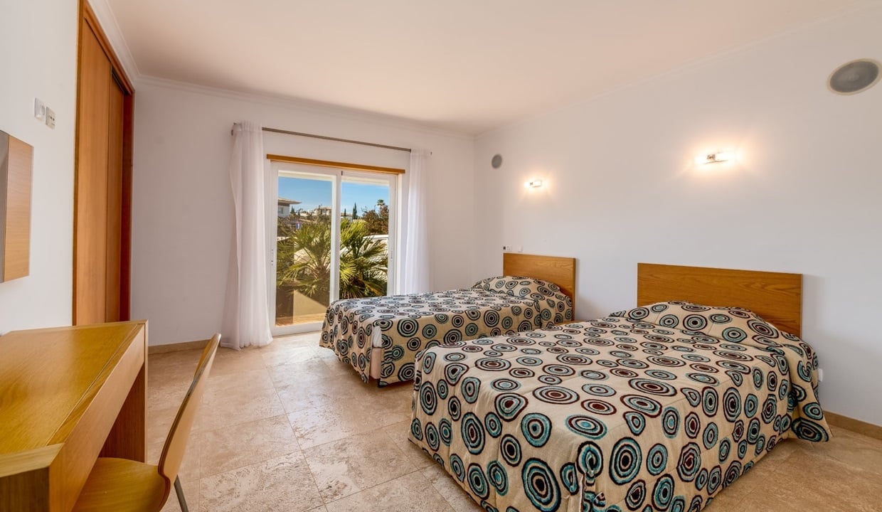 5 Bed Villa For Sale In Praia da Luz Algarve8