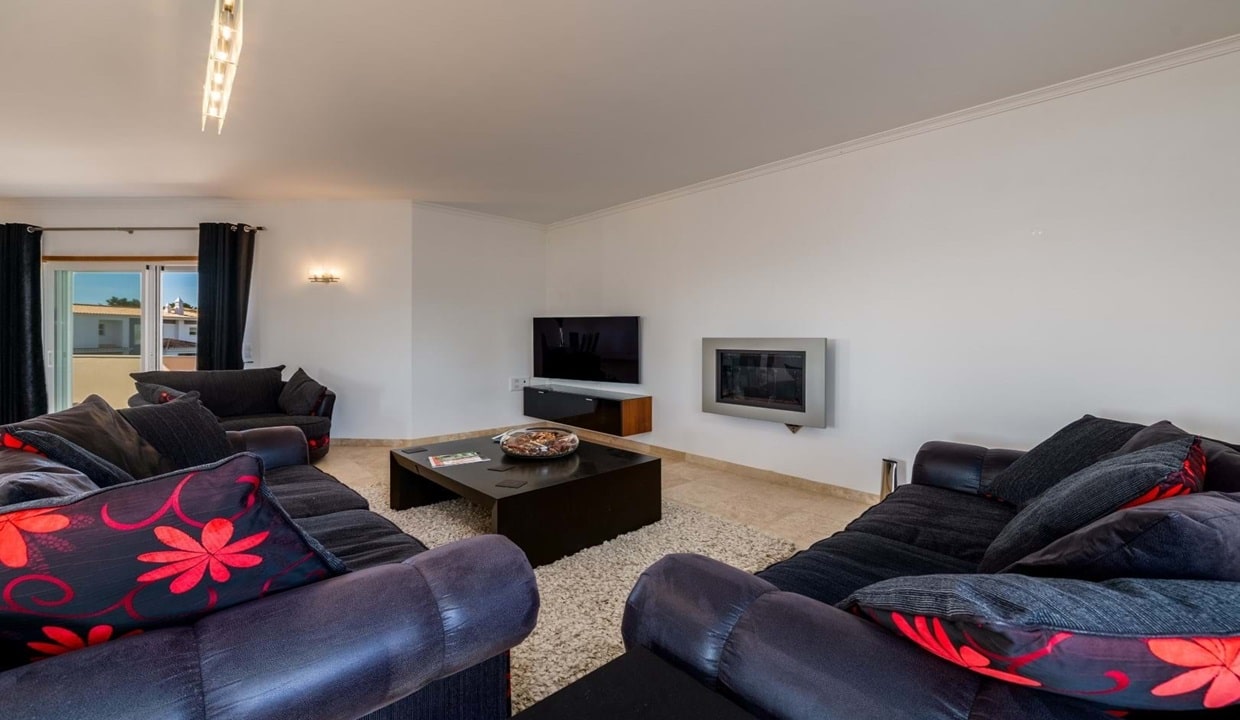 5 Bed Villa For Sale In Praia da Luz Algarve87
