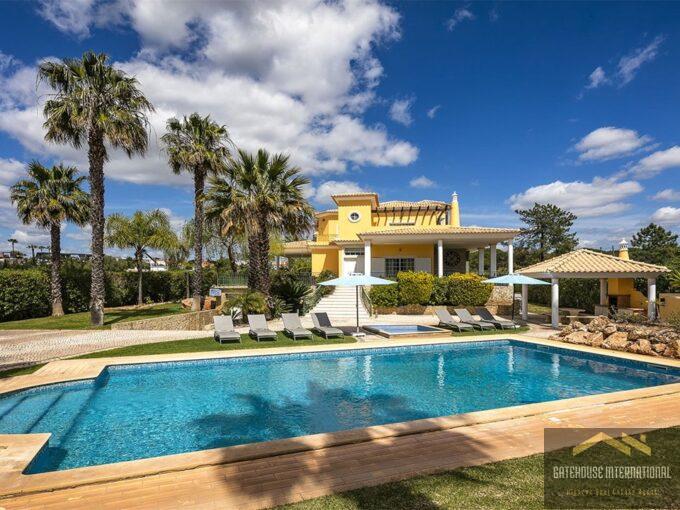 Villa de 8 chambres avec grands jardins à vendre à Almancil Algarve 09