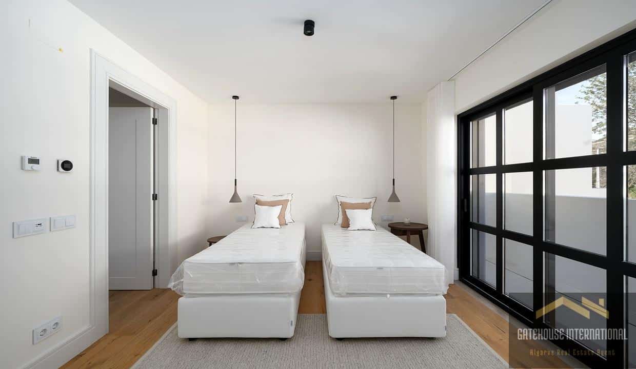 Brand New 4 Bed Linked Villa In Santa Barbara de Nexe Algarve 6