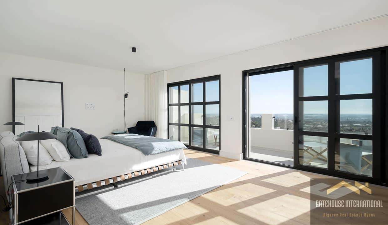 Brand New 4 Bed Linked Villa In Santa Barbara de Nexe Algarve 9