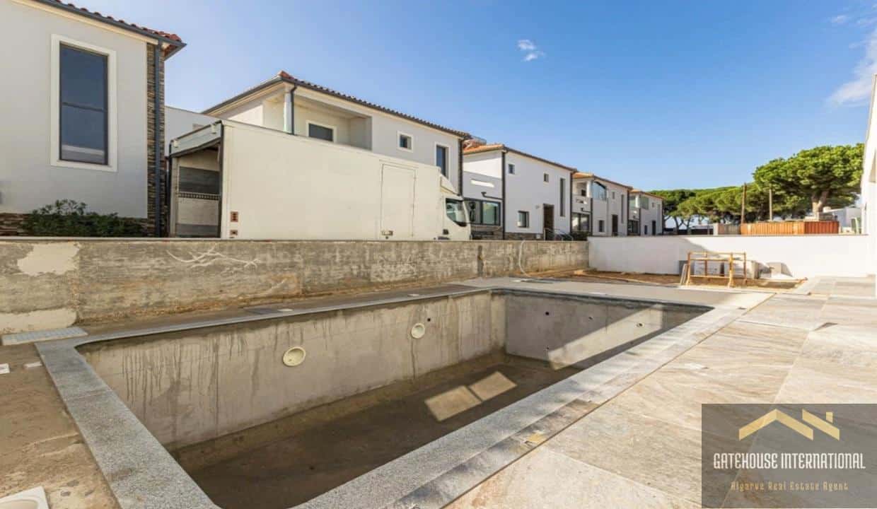 Brand New Linked Villa For Sale In Albufeira Algarve 87