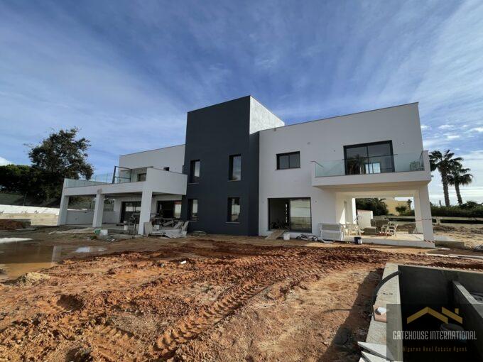 Brandneue Villa im modernen Stil zum Verkauf in Almancil Algarve 88
