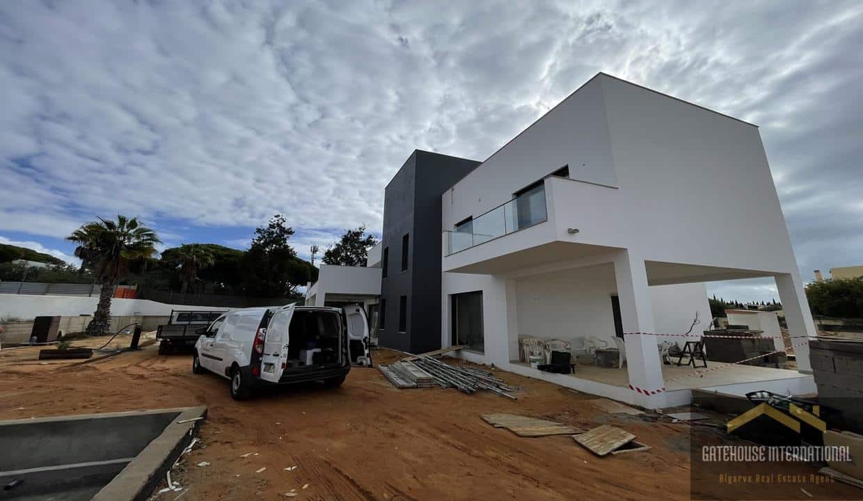 Brand New Modern Style Villa For Sale In Almancil Algarve