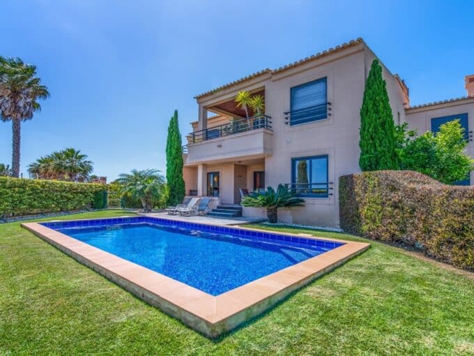 3-Bett-Apartment mit Meerblick und eigenem Pool in Luz Algarve1