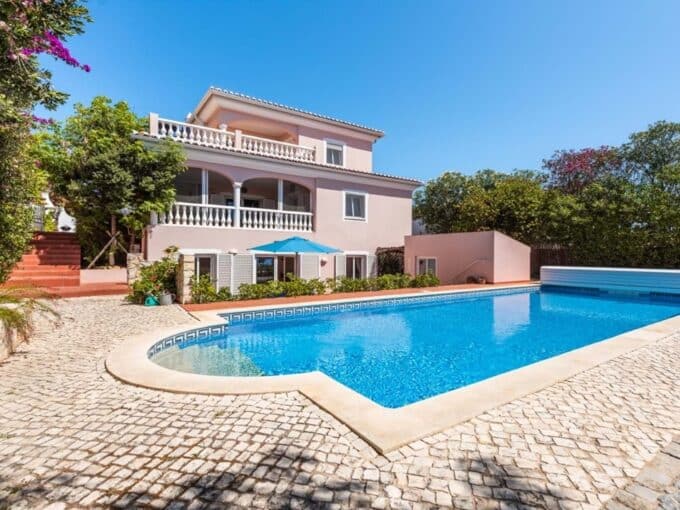 5-Bett-Villa mit Meerblick zum Verkauf in Lagos, Algarve