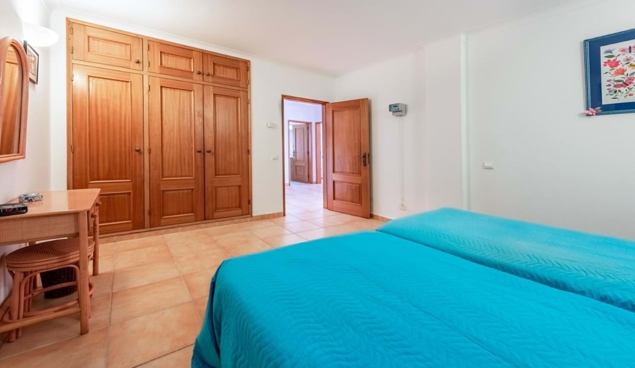 Sea View 5 Bed Villa For Sale In Lagos Algarve11