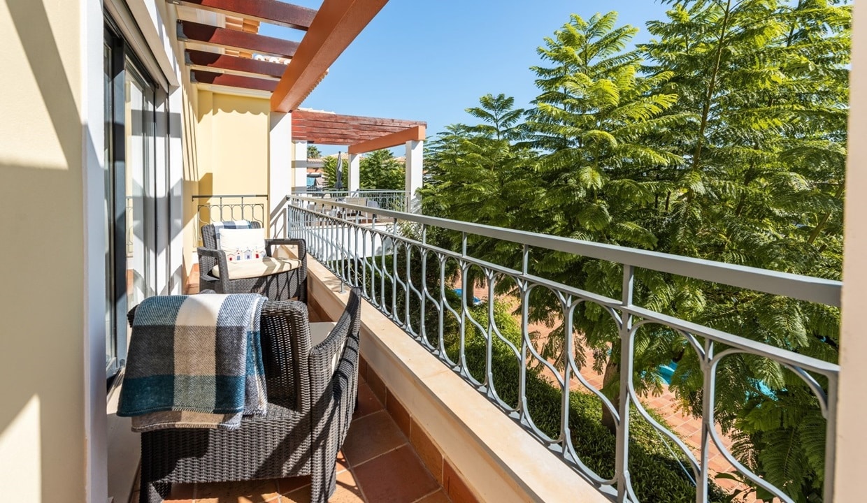 Top Floor 3 Bed Apartment For Sale In Porto do Mos West Algarve 32