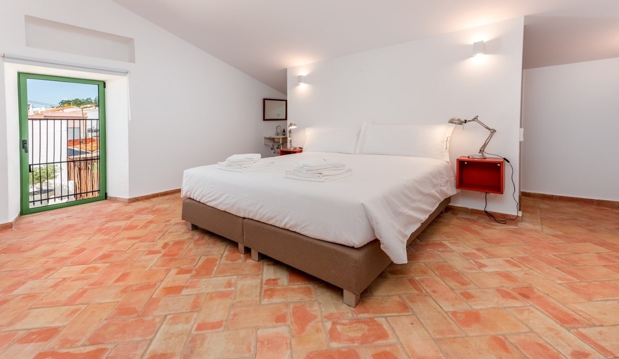 Traditional Restored 6 Bed Villa In Silves Algarve 43
