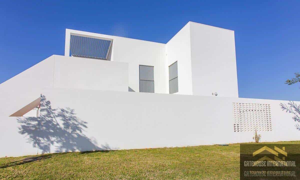 3 Bed Modern Villa In Vilamoura Algarve 98