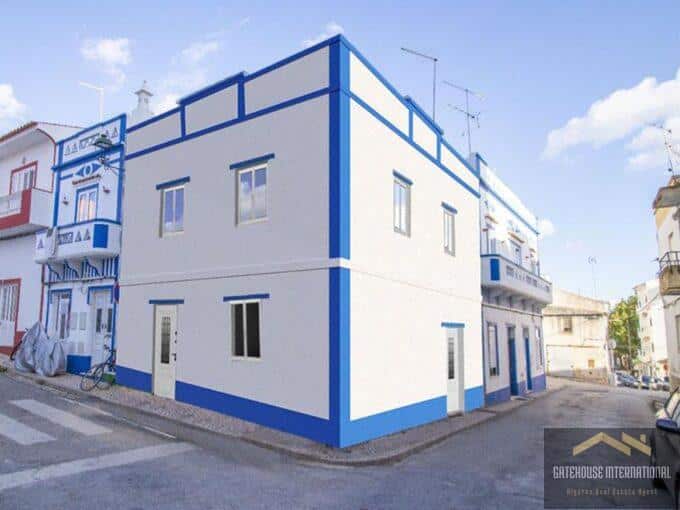 3 Bed Townhouse Under Renovation In Lagoa Algarve2