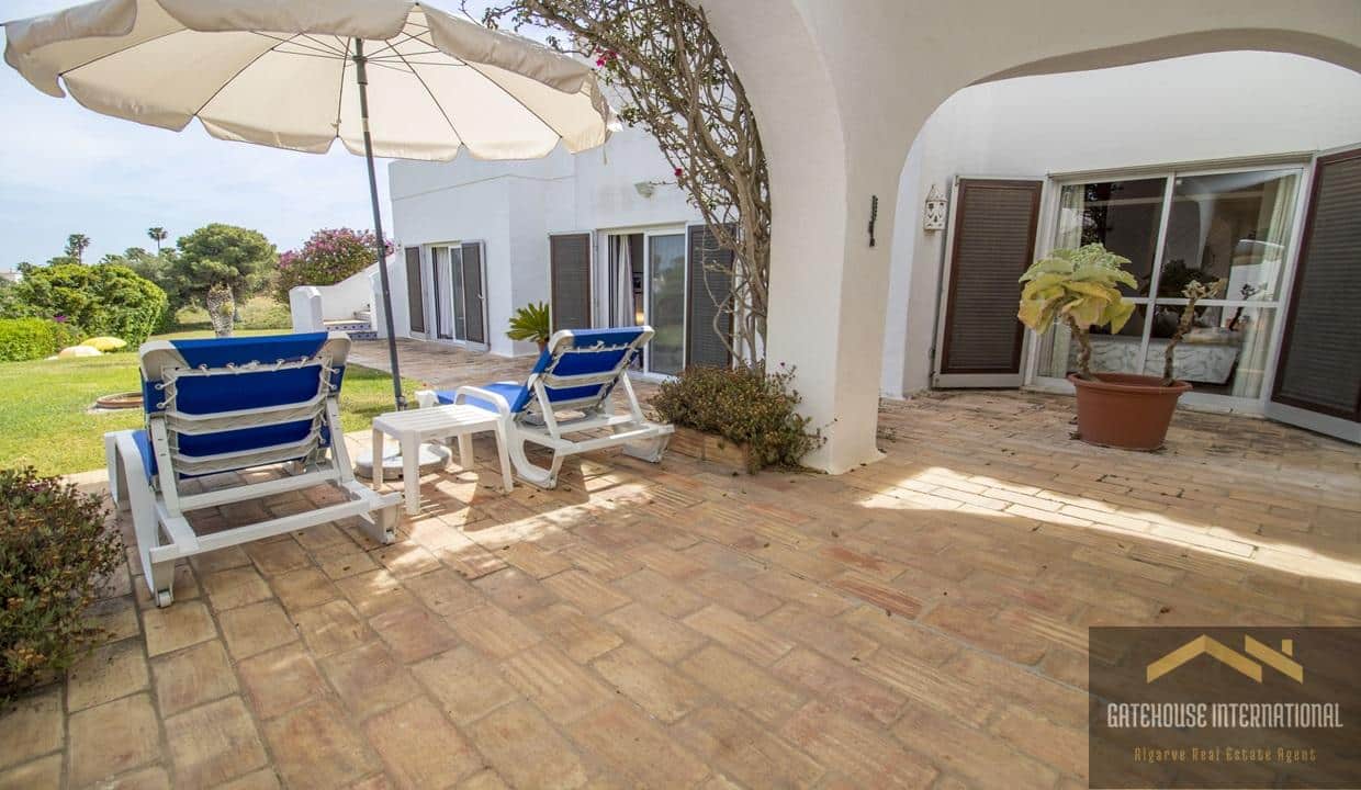 4 Bed Villa With Pool In Lagoa Algarve 54