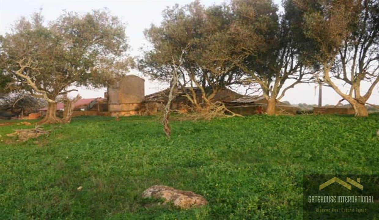 4.3 Hectares With 2 Ruins Allowing To Build 2 Villas In West Algarve5