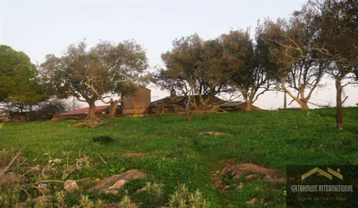 4.3 Hectares With 2 Ruins Allowing To Build 2 Villas In West Algarve65