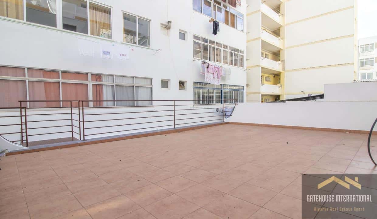 5 Bed Apartment In Portimao Algarve 76