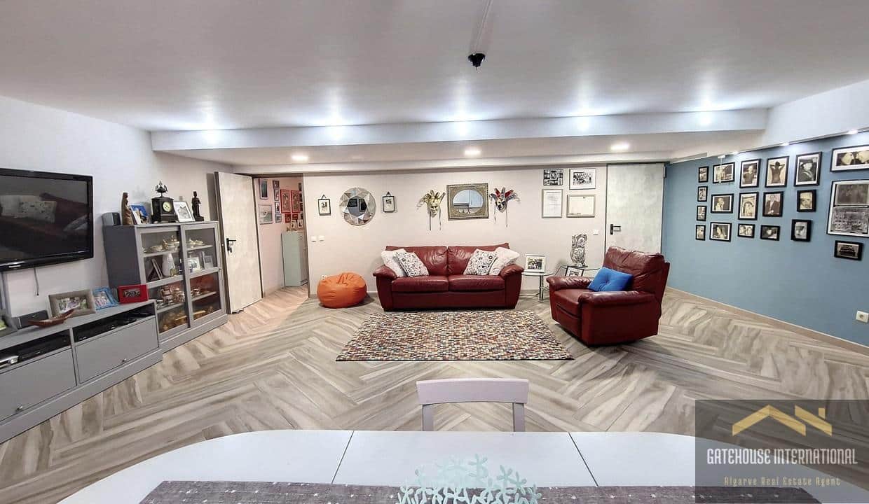 5 Bed Linked Villa In Albufeira Algarve For Sale 12