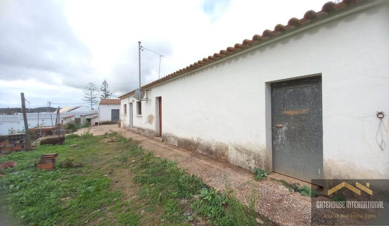 Algarve Farm & Outbuildings For Renovation In Mexilhoeira Grande Portimao 00