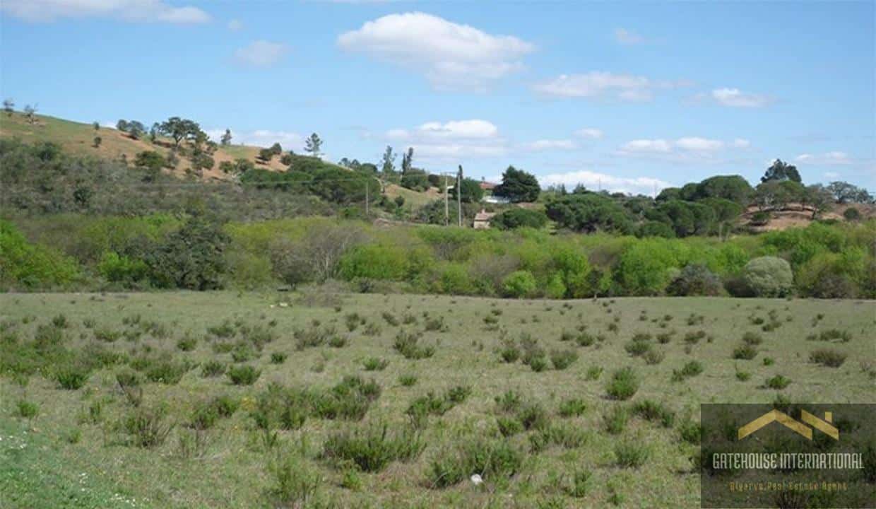 Farmhouse With 10 Hectares For Renovation In Central Algarve 7