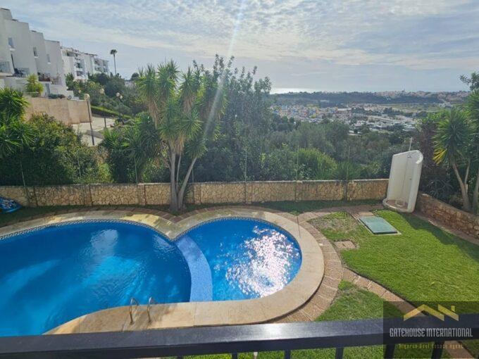 Gerenoveerd appartement met zeezicht te koop in Albufeira Algarve 1