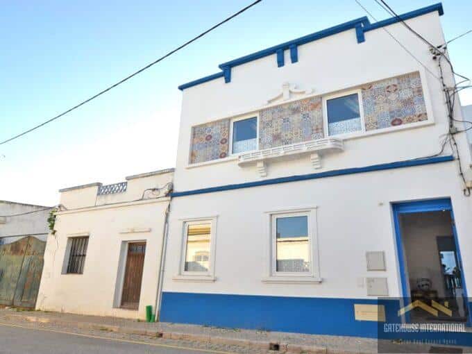 Casa Adosada De 2 Dormitorios Con Piscina Pequeña En El Centro De Tavira Algarve09