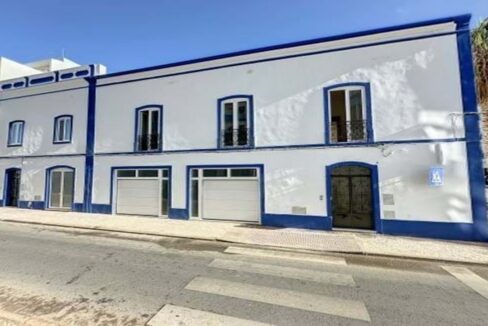 4 Bed Renovated Property In Portimao Algarve7