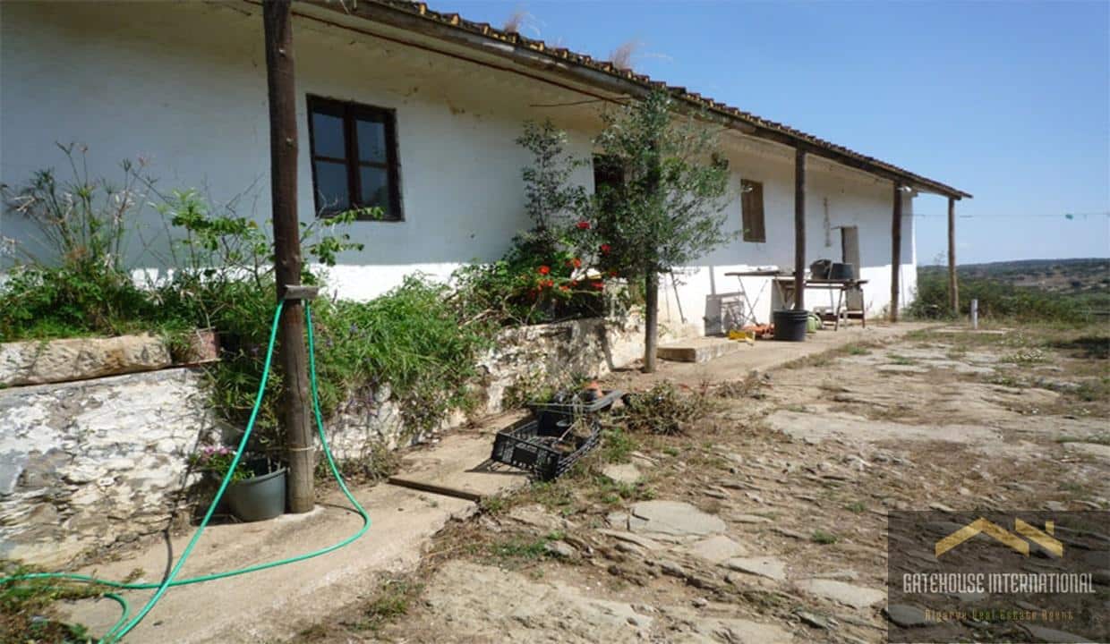 Alentejo Farmhouse With 13.6 Hectares In Gomes Aires1