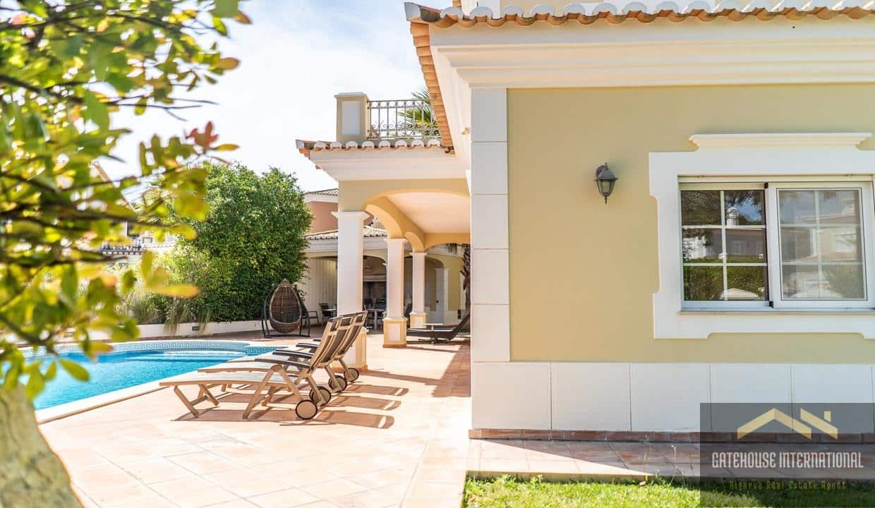 Luxury 4 Bed Villa In The Village Near Vale do Lobo Algarve32