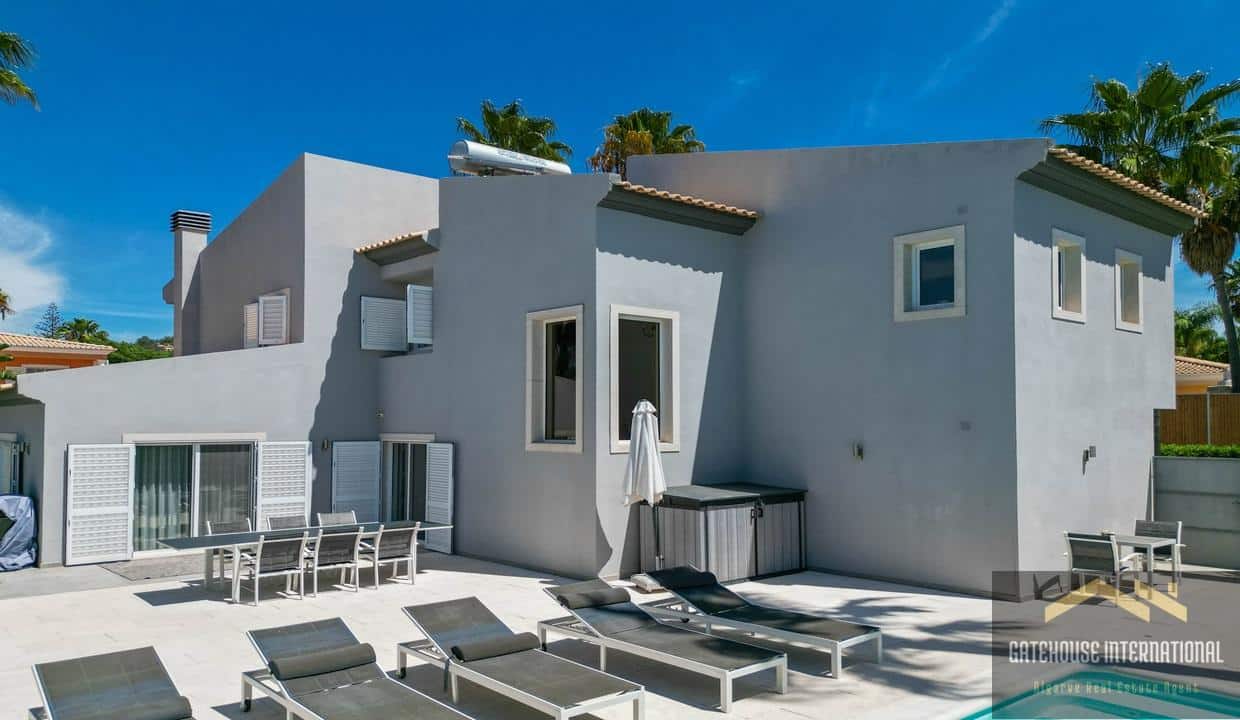 Renovated 4 Bed Villa For Sale In The Algarve Golden Triangle 00