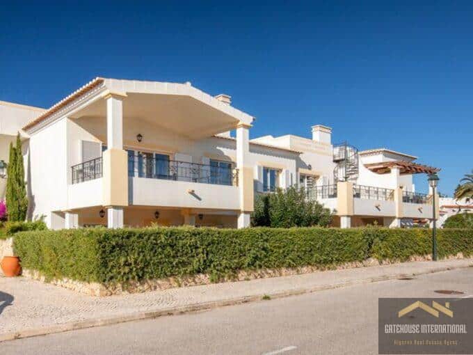 2-Schlafzimmer-Haus mit Meerblick in Salema, Algarve23