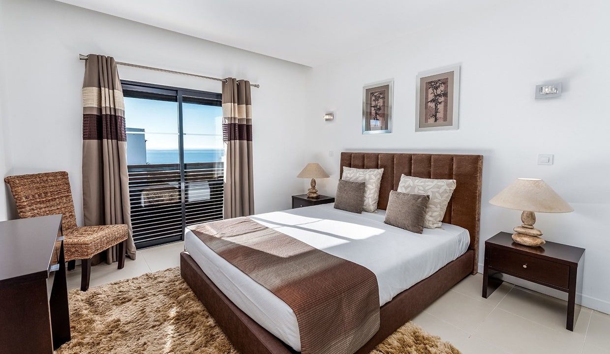 Sea View 2 Bed Luxury Apartment In Porto do Mos Lagos Algarve 09