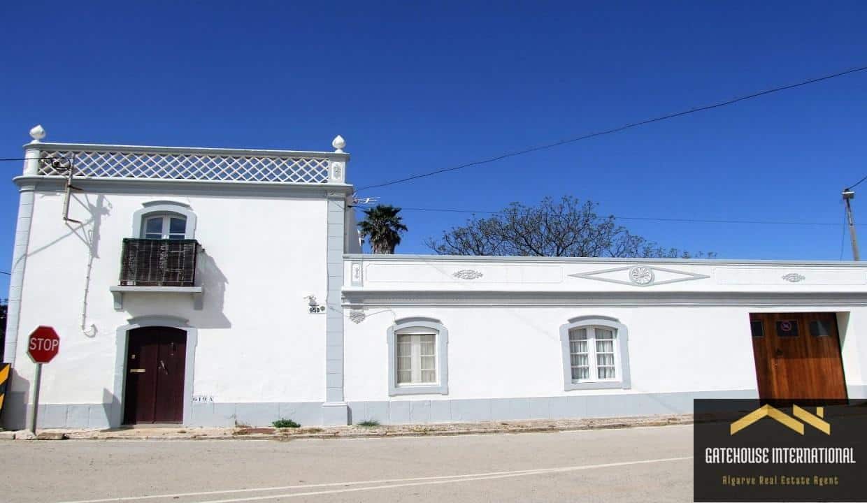 Traditional 2 Bed Townhouse With Garage Garden In Santa Catarina Algarve 1